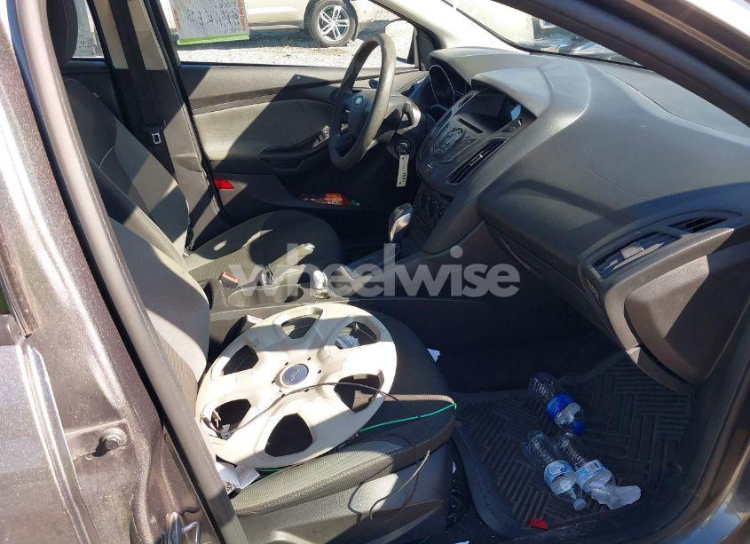 Photo 5 of 2013 Ford Focus S (VIN 1FADP3E2XDL331039)