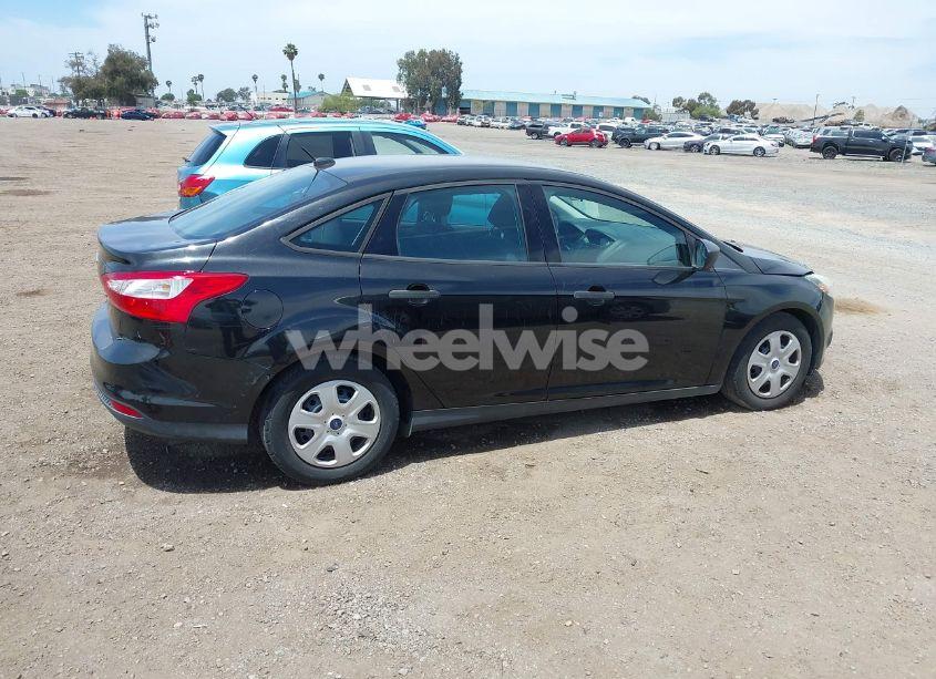 Photo 13 of 2014 Ford Focus S (VIN 1FADP3E2XEL355486)