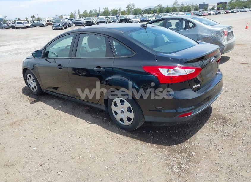Photo 3 of 2014 Ford Focus S (VIN 1FADP3E2XEL355486)