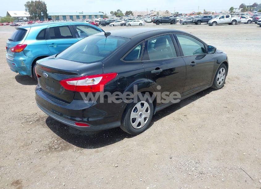 Photo 4 of 2014 Ford Focus S (VIN 1FADP3E2XEL355486)