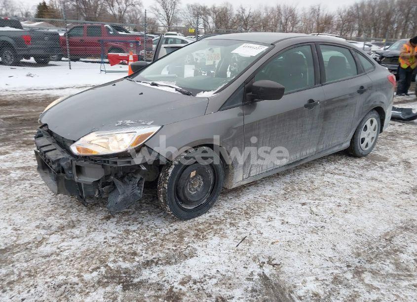 Photo 2 of 2014 Ford Focus S (VIN 1FADP3E2XEL398855)