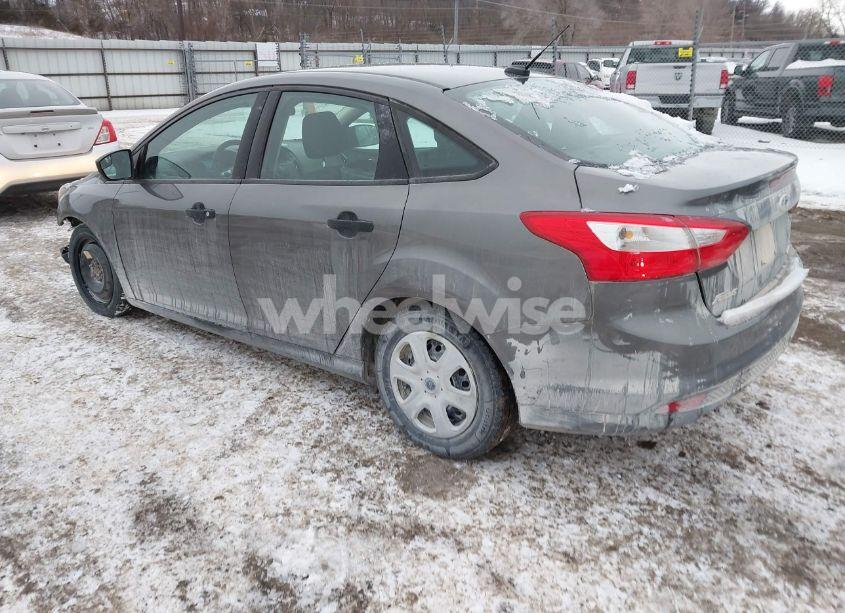 Photo 3 of 2014 Ford Focus S (VIN 1FADP3E2XEL398855)