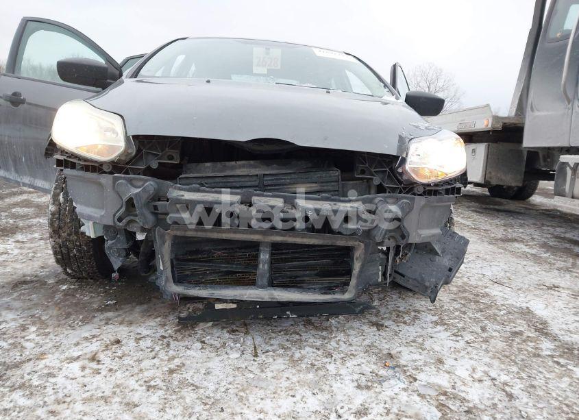 Photo 6 of 2014 Ford Focus S (VIN 1FADP3E2XEL398855)