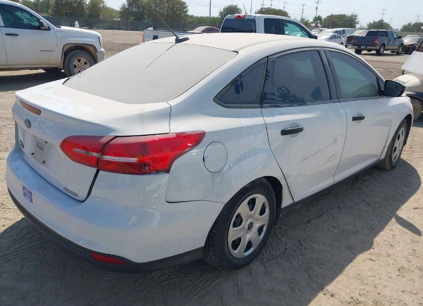 Photo 4 of 2015 Ford Focus S (VIN 1FADP3E2XFL305771)