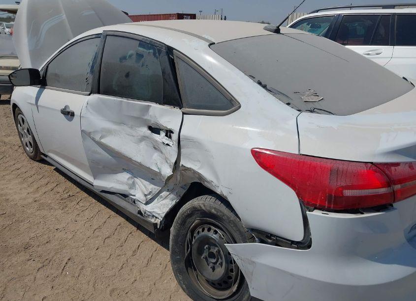 Photo 6 of 2015 Ford Focus S (VIN 1FADP3E2XFL305771)