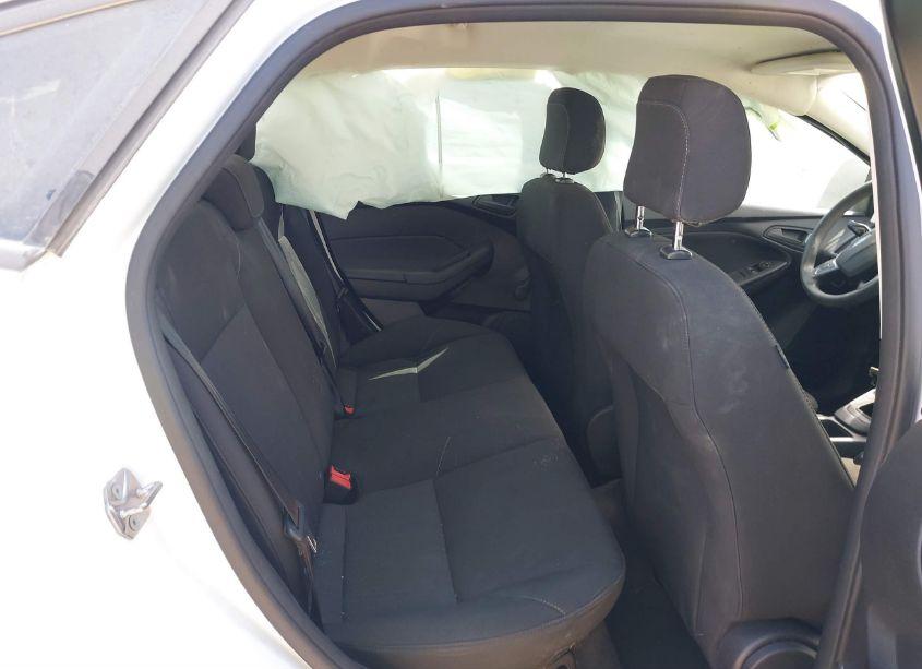 Photo 8 of 2015 Ford Focus S (VIN 1FADP3E2XFL305771)