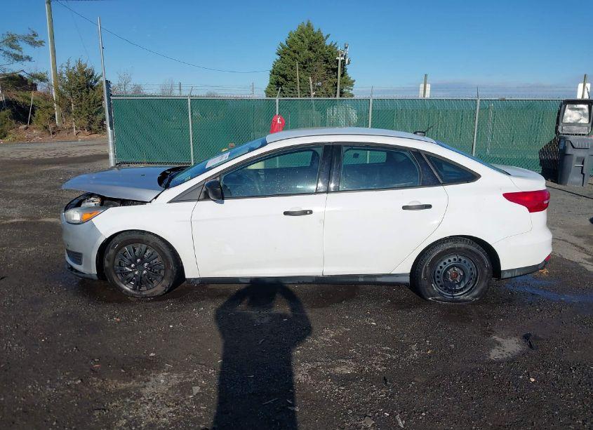 Photo 14 of 2015 Ford Focus S (VIN 1FADP3E2XFL311313)