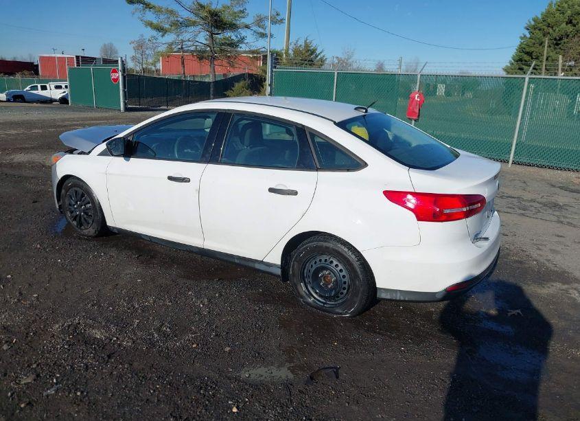 Photo 3 of 2015 Ford Focus S (VIN 1FADP3E2XFL311313)