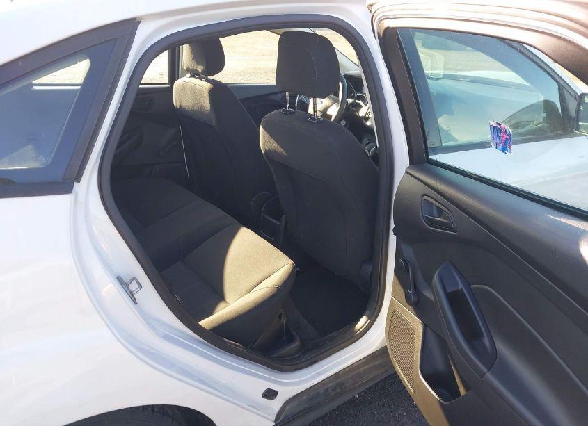 Photo 8 of 2015 Ford Focus S (VIN 1FADP3E2XFL311313)