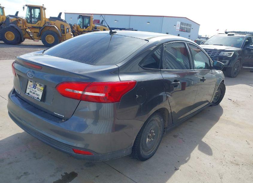 Photo 4 of 2015 Ford Focus S (VIN 1FADP3E2XFL313479)