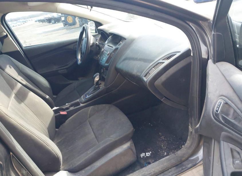 Photo 5 of 2015 Ford Focus S (VIN 1FADP3E2XFL313479)