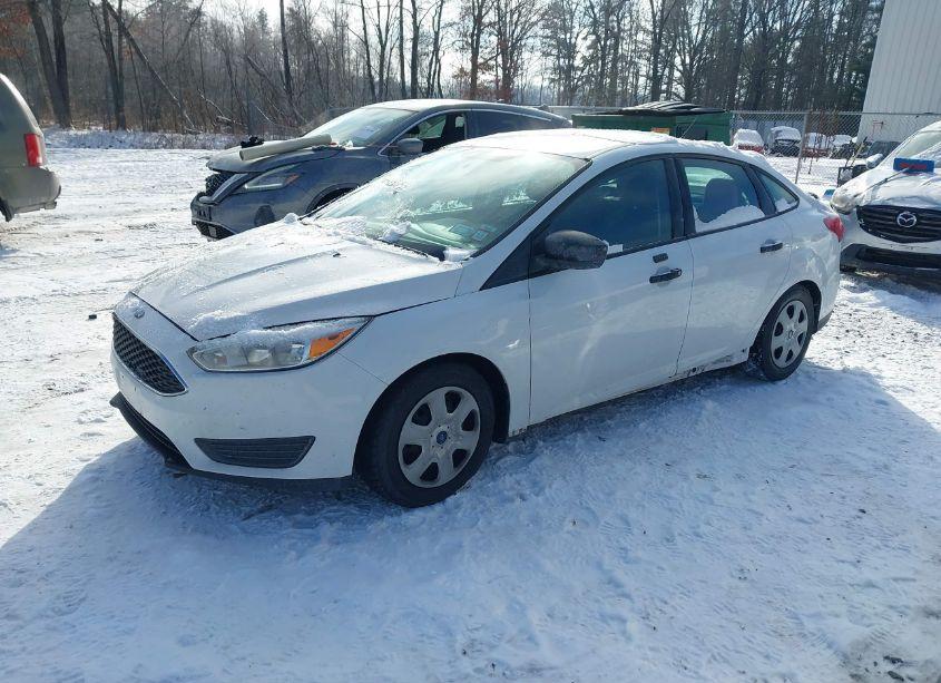 Photo 2 of 2015 Ford Focus S (VIN 1FADP3E2XFL374895)