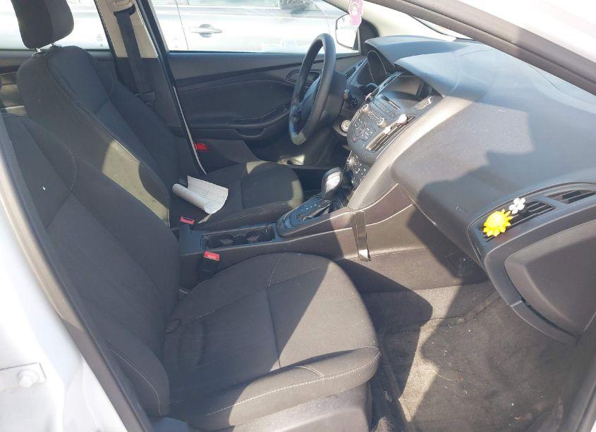 Photo 5 of 2015 Ford Focus S (VIN 1FADP3E2XFL374895)