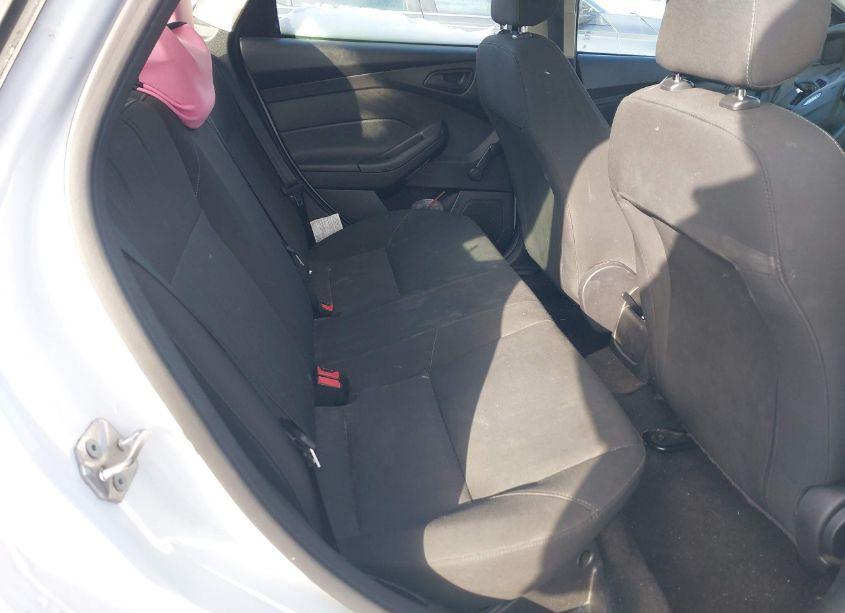 Photo 8 of 2015 Ford Focus S (VIN 1FADP3E2XFL374895)