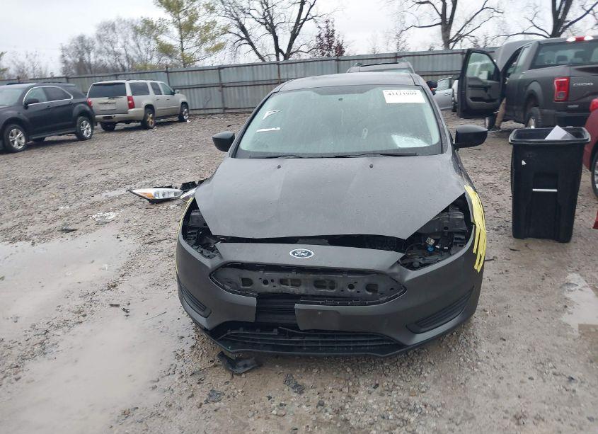 Photo 13 of 2016 Ford Focus S (VIN 1FADP3E2XGL208183)