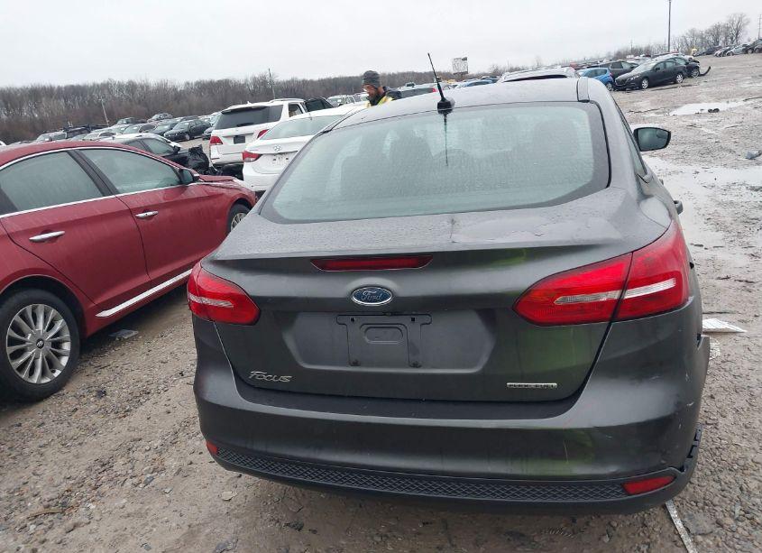 Photo 17 of 2016 Ford Focus S (VIN 1FADP3E2XGL208183)
