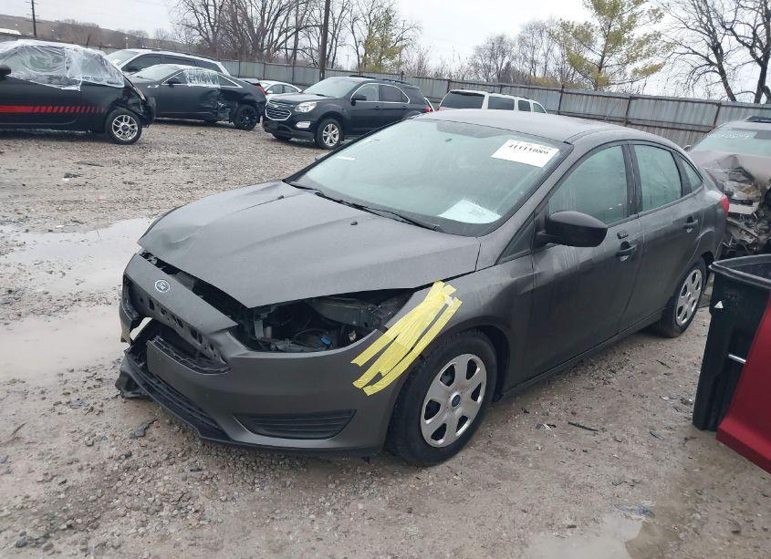 Photo 2 of 2016 Ford Focus S (VIN 1FADP3E2XGL208183)