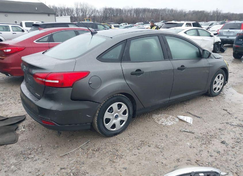 Photo 4 of 2016 Ford Focus S (VIN 1FADP3E2XGL208183)