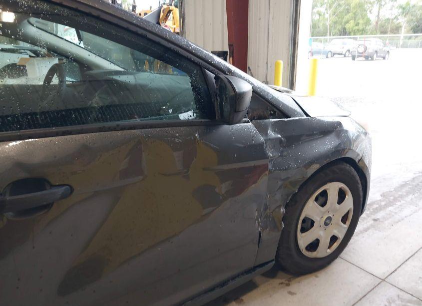 Photo 13 of 2016 Ford Focus S (VIN 1FADP3E2XGL249882)