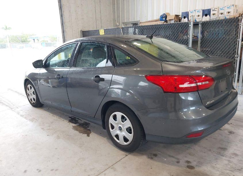 Photo 3 of 2016 Ford Focus S (VIN 1FADP3E2XGL249882)