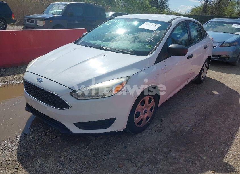 Photo 2 of 2016 Ford Focus S (VIN 1FADP3E2XGL357547)