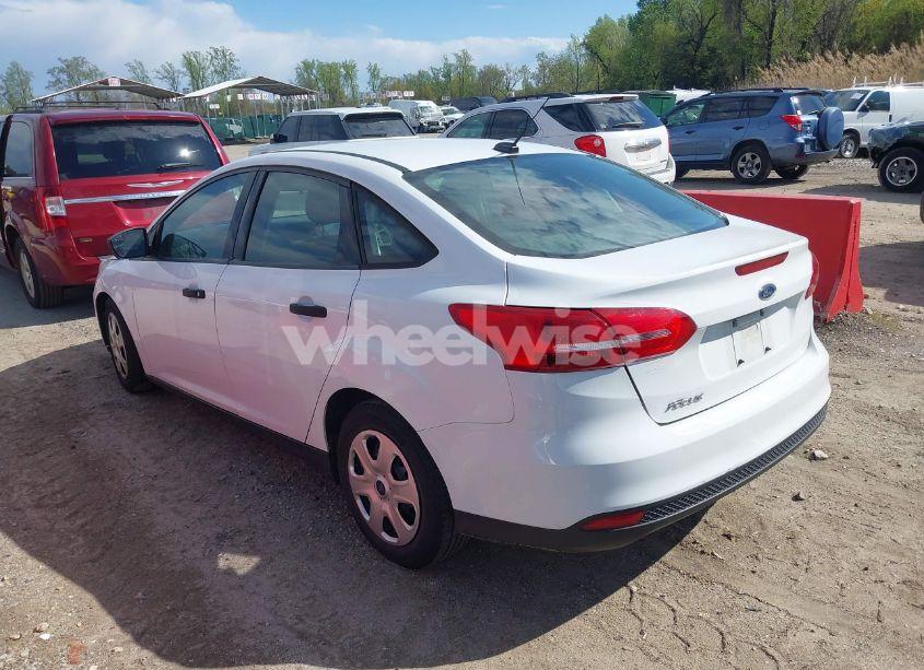 Photo 3 of 2016 Ford Focus S (VIN 1FADP3E2XGL357547)