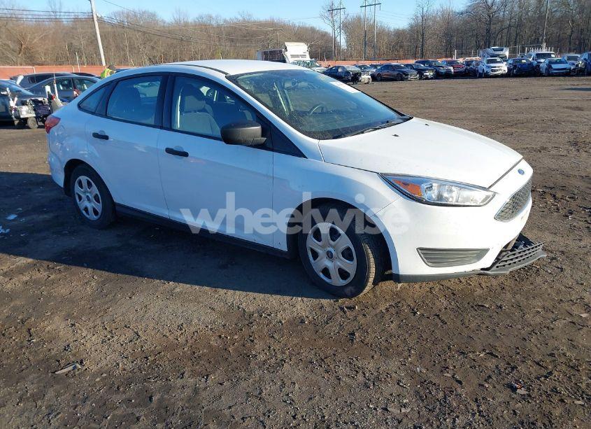 2017 Ford Focus S (VIN 1FADP3E2XHL321942) main photo