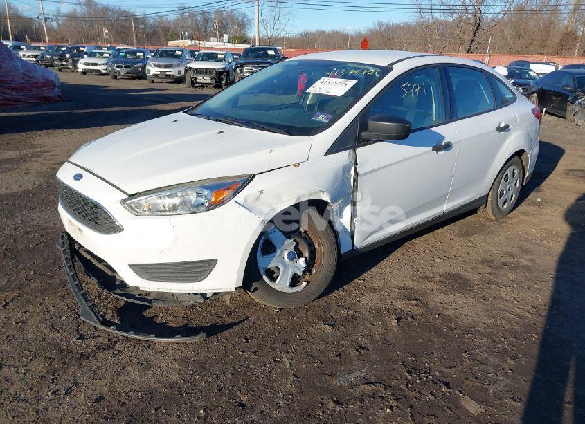 Photo 2 of 2017 Ford Focus S (VIN 1FADP3E2XHL321942)