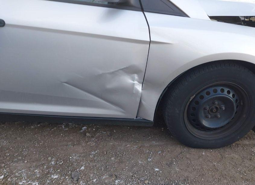 Photo 12 of 2018 Ford Focus S (VIN 1FADP3E2XJL208126)