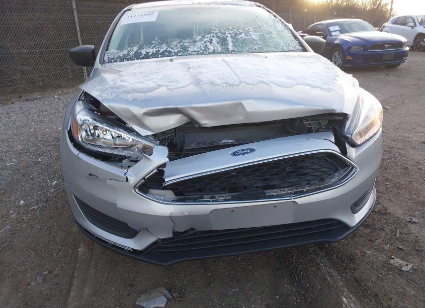 Photo 13 of 2018 Ford Focus S (VIN 1FADP3E2XJL208126)