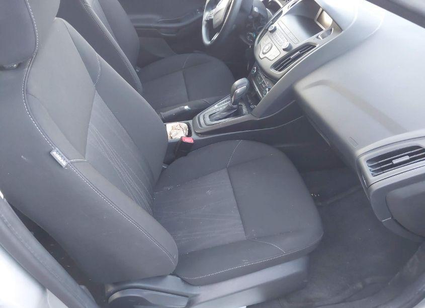 Photo 5 of 2018 Ford Focus S (VIN 1FADP3E2XJL208126)