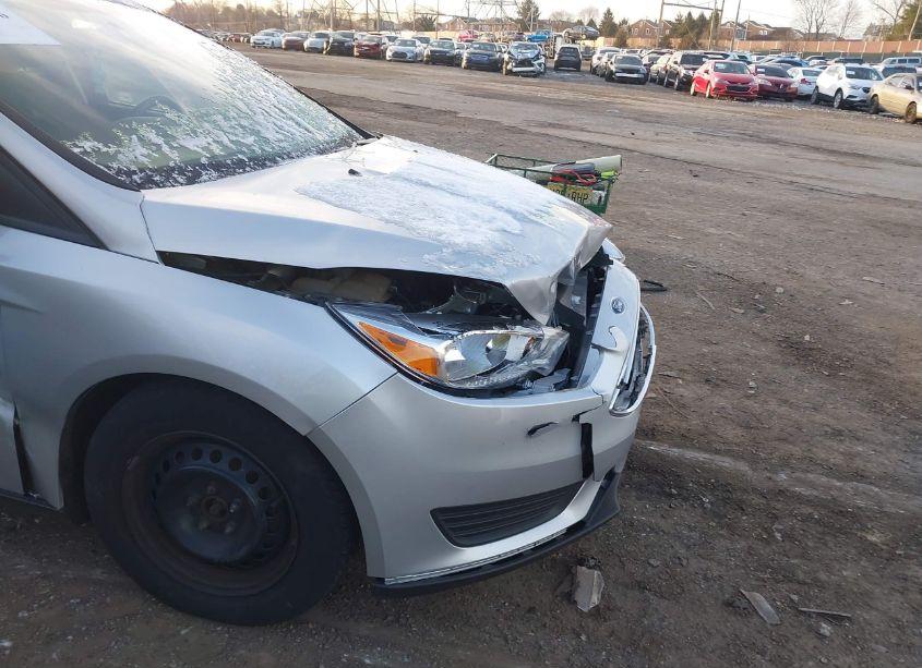 Photo 6 of 2018 Ford Focus S (VIN 1FADP3E2XJL208126)