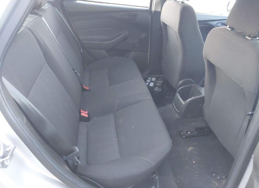 Photo 8 of 2018 Ford Focus S (VIN 1FADP3E2XJL208126)