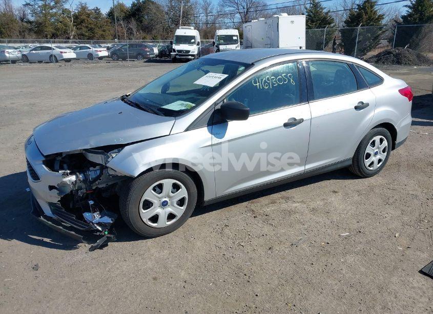 Photo 2 of 2018 Ford Focus S (VIN 1FADP3E2XJL221099)