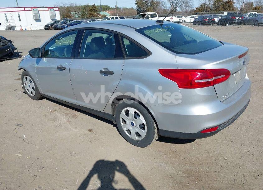 Photo 3 of 2018 Ford Focus S (VIN 1FADP3E2XJL221099)