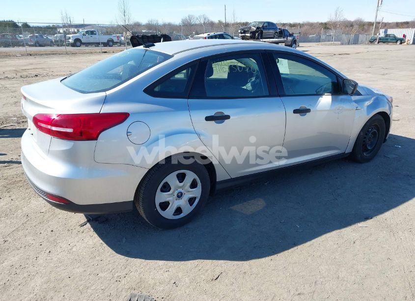 Photo 4 of 2018 Ford Focus S (VIN 1FADP3E2XJL221099)