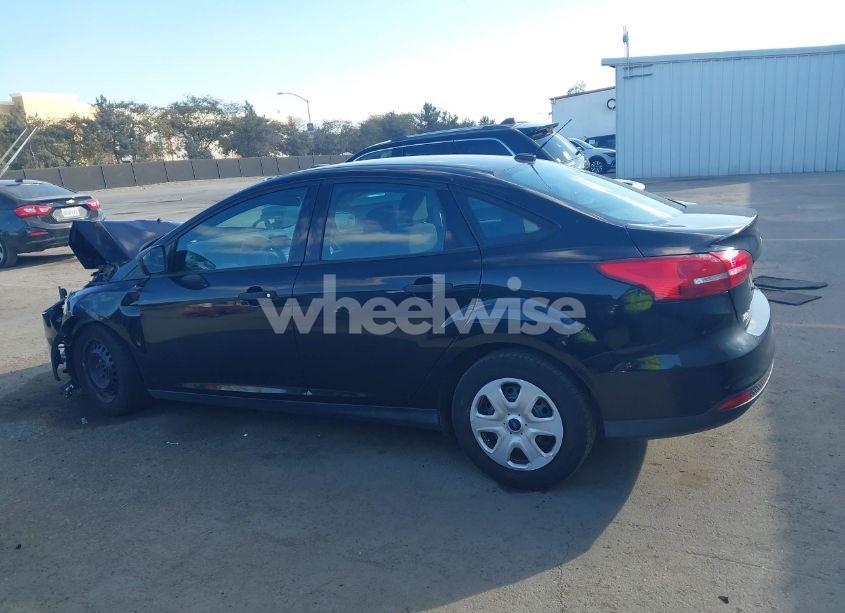 Photo 14 of 2018 Ford Focus S (VIN 1FADP3E2XJL260646)