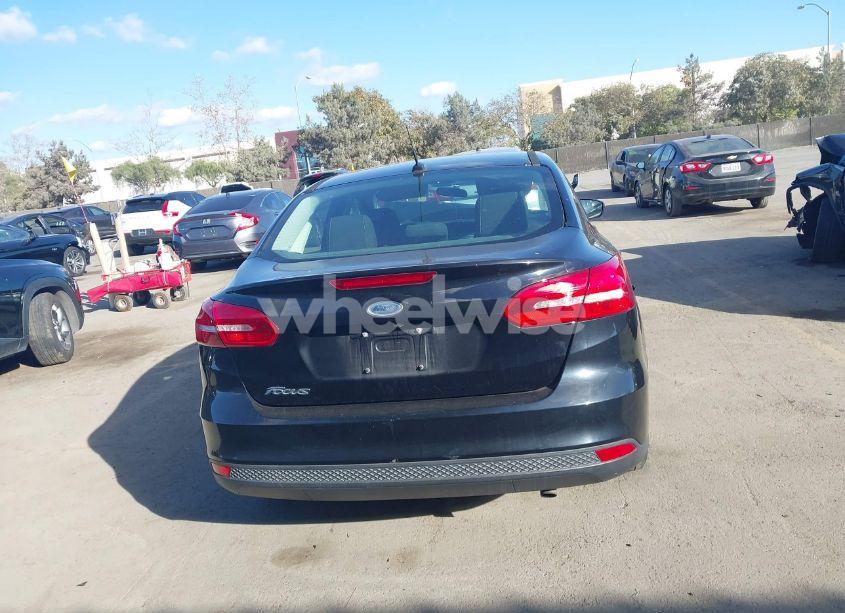 Photo 16 of 2018 Ford Focus S (VIN 1FADP3E2XJL260646)