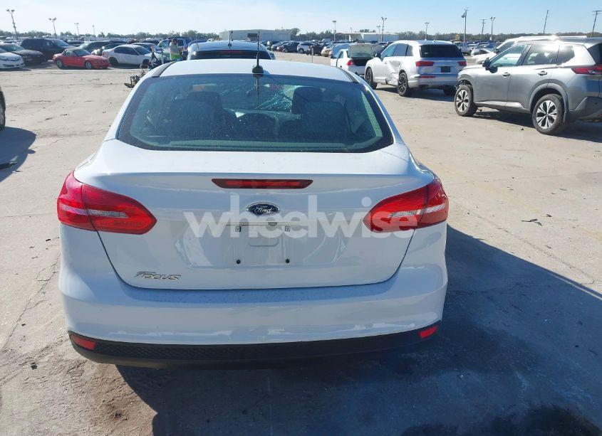 Photo 17 of 2018 Ford Focus S (VIN 1FADP3E2XJL270495)