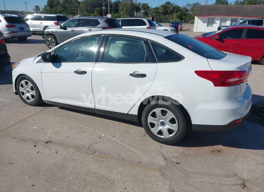 Photo 3 of 2018 Ford Focus S (VIN 1FADP3E2XJL270495)