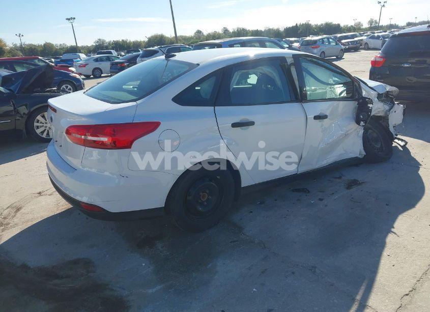 Photo 4 of 2018 Ford Focus S (VIN 1FADP3E2XJL270495)