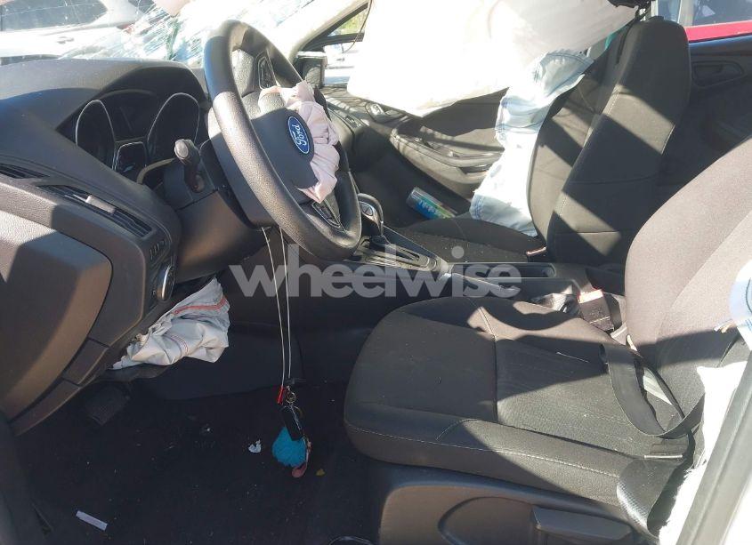 Photo 5 of 2018 Ford Focus S (VIN 1FADP3E2XJL270495)