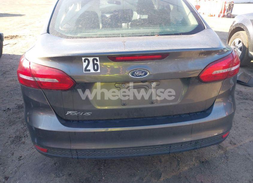 Photo 16 of 2018 Ford Focus S (VIN 1FADP3E2XJL316312)