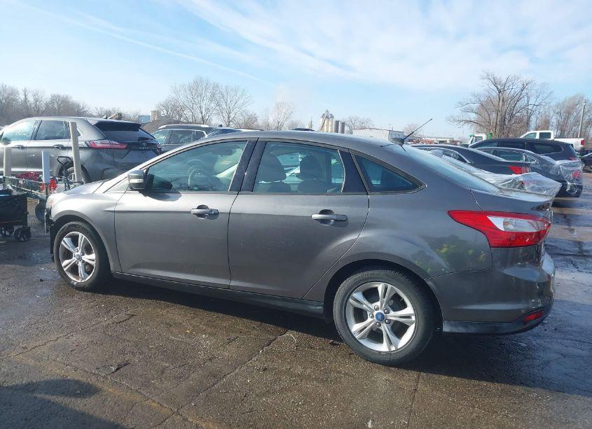 Photo 15 of 2013 Ford Focus SE (VIN 1FADP3F20DL118471)