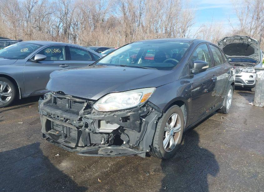 Photo 2 of 2013 Ford Focus SE (VIN 1FADP3F20DL118471)