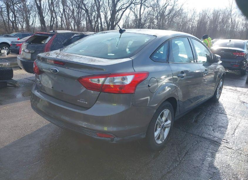 Photo 4 of 2013 Ford Focus SE (VIN 1FADP3F20DL118471)