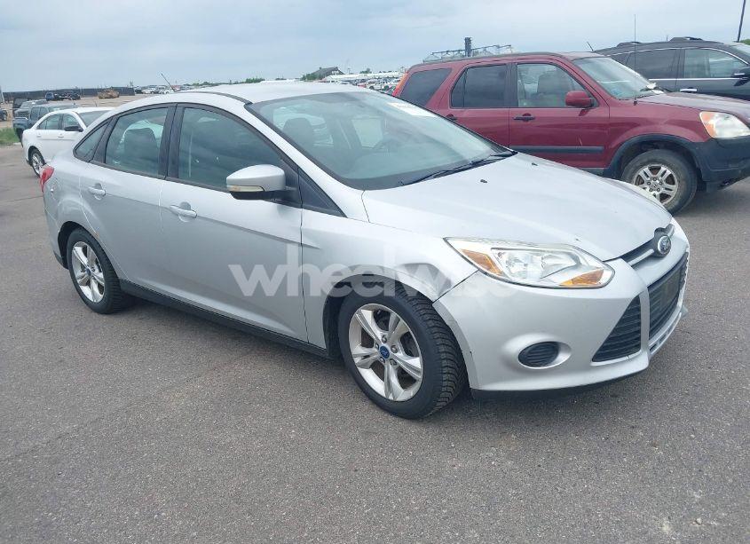 2013 Ford Focus SE (VIN 1FADP3F20DL152765) main photo