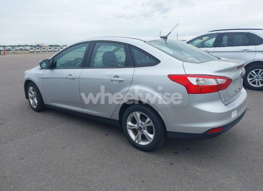 Photo 3 of 2013 Ford Focus SE (VIN 1FADP3F20DL152765)