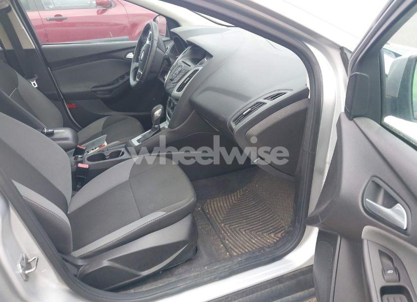 Photo 5 of 2013 Ford Focus SE (VIN 1FADP3F20DL152765)