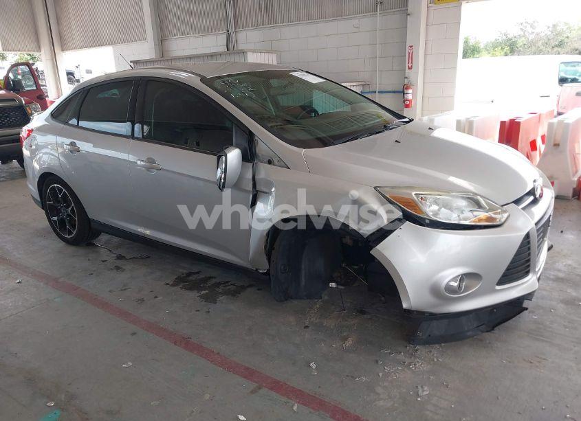 2013 Ford Focus SE (VIN 1FADP3F20DL161594) main photo